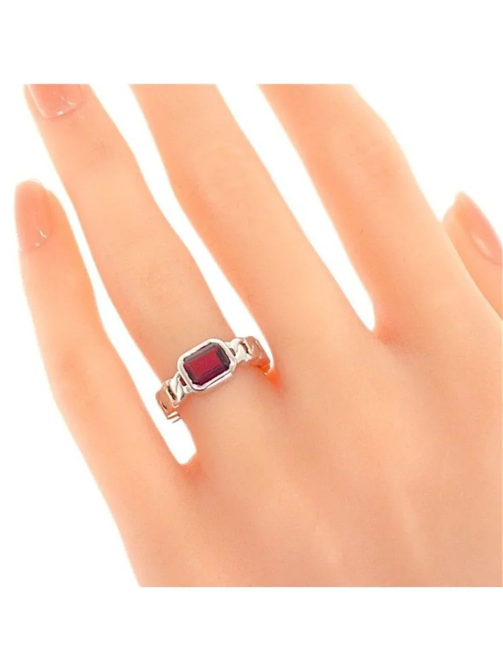 Chanel Premiere Ring 18k White Gold Pink Garnet